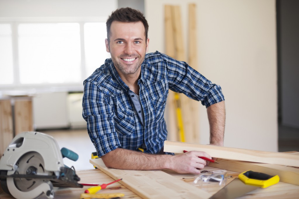 aac-contractor-male